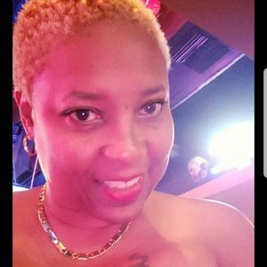 Meet your Posher, Desiree